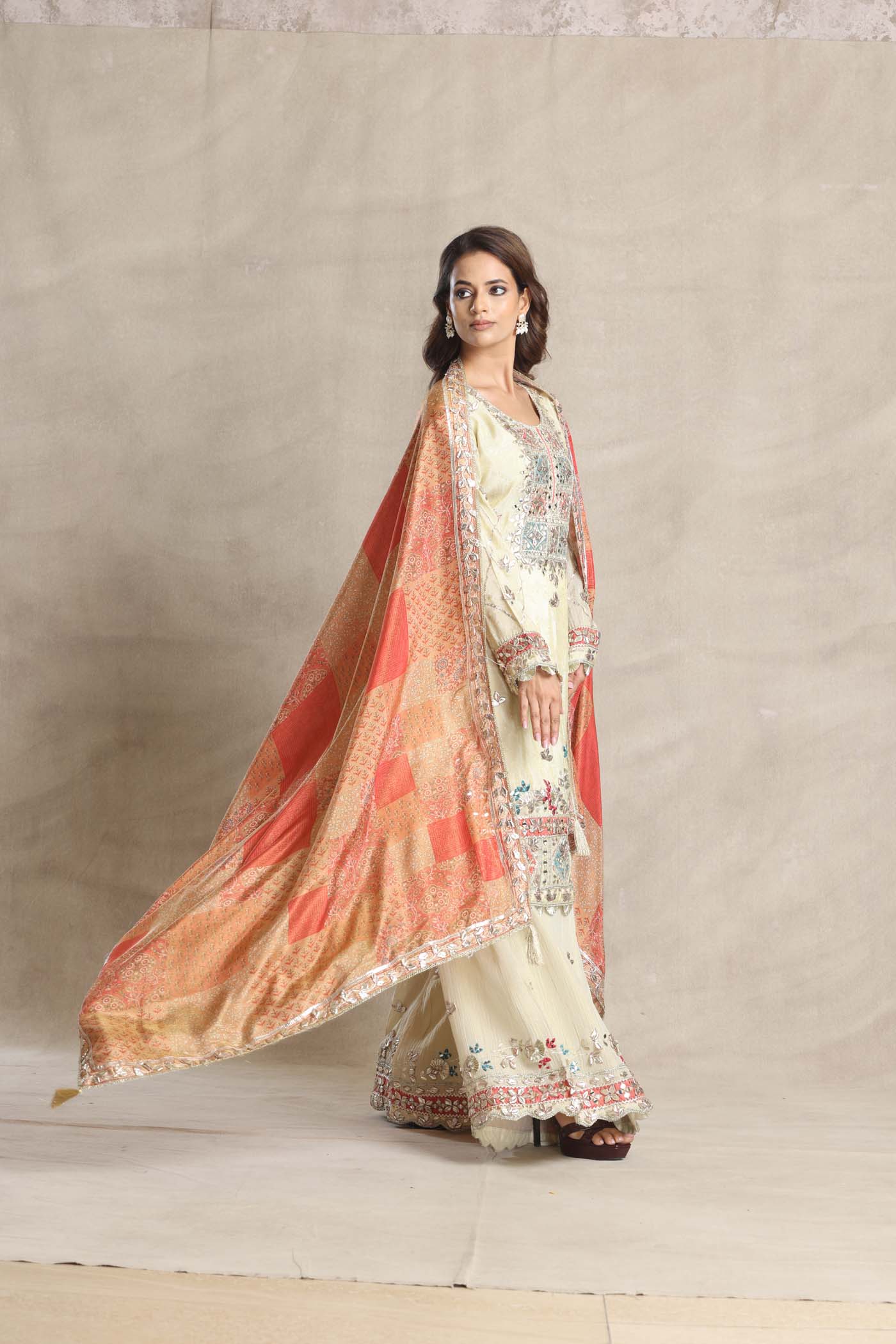 Kesar Suit Set