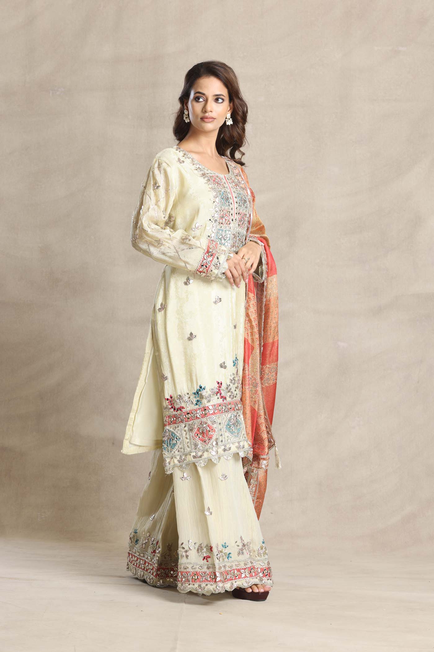 Kesar Suit Set