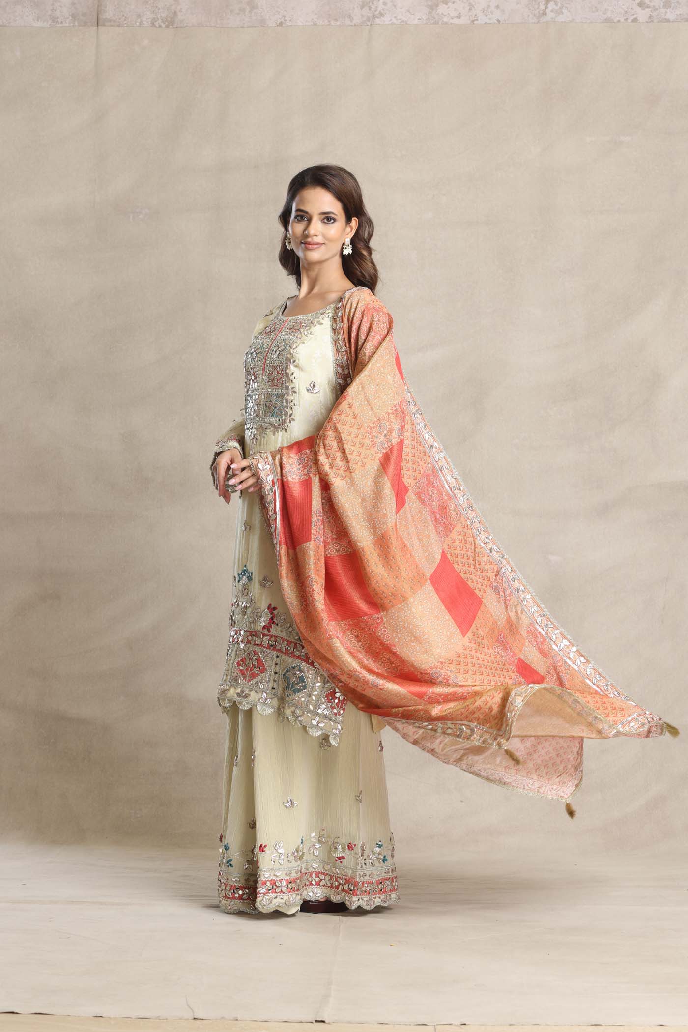 Kesar Suit Set