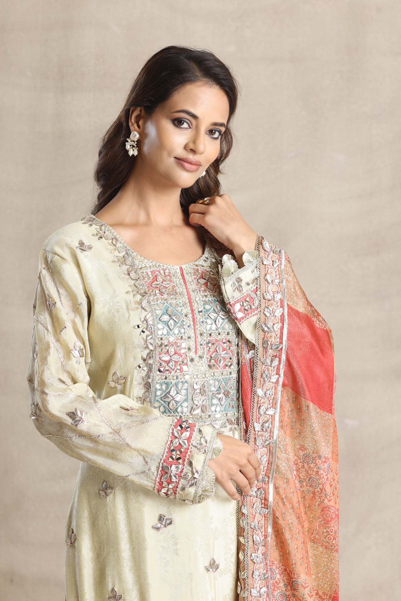 Kesar Suit Set