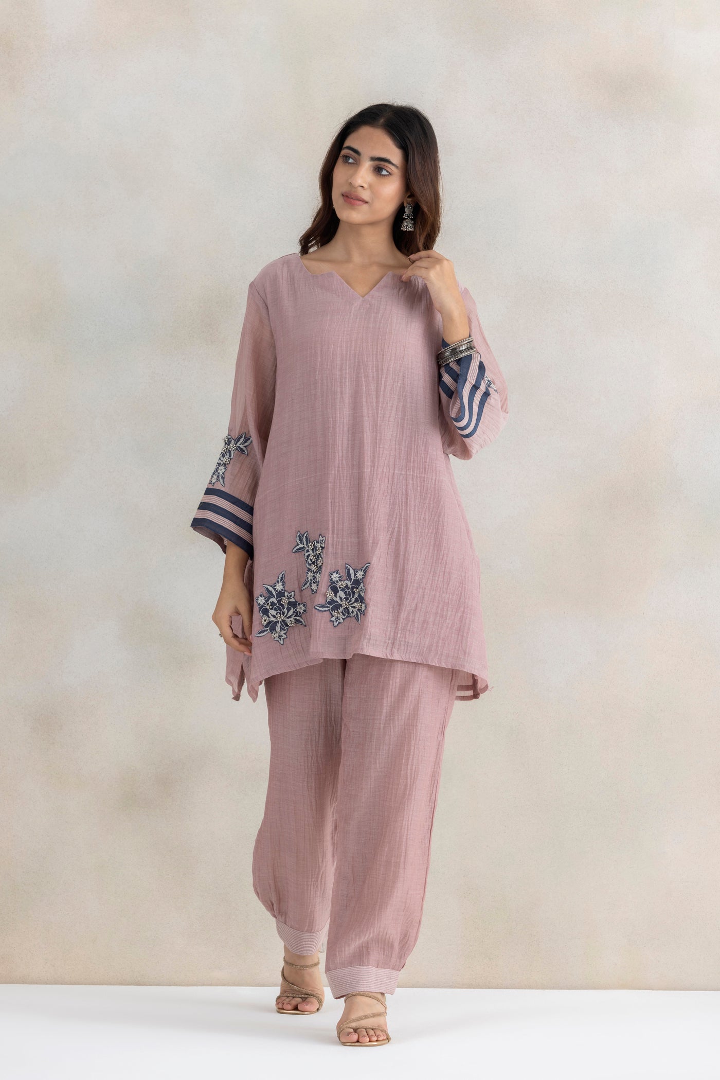 Ghungroo Grace Kurta Set
