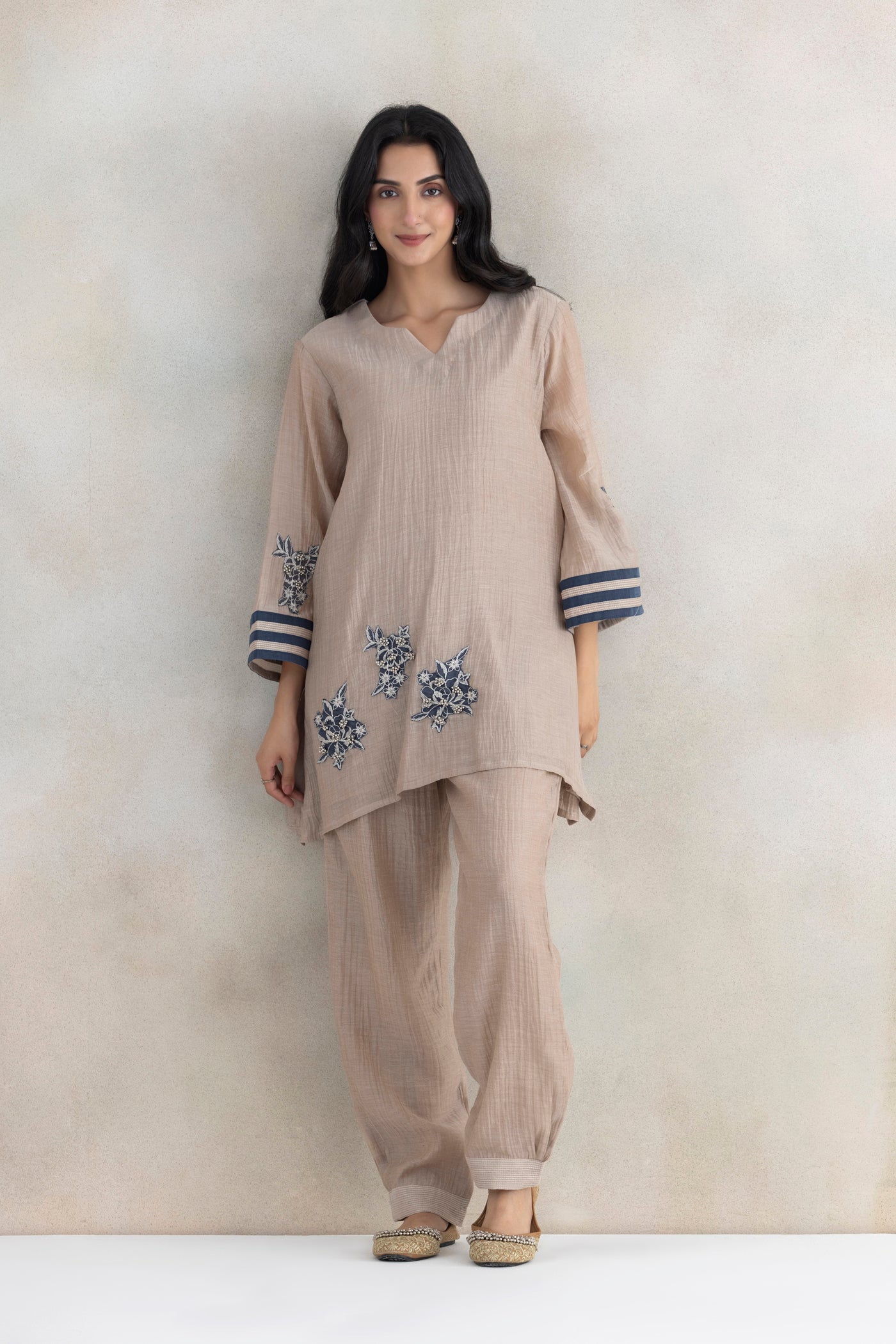 Ghungroo Grace Kurta Set
