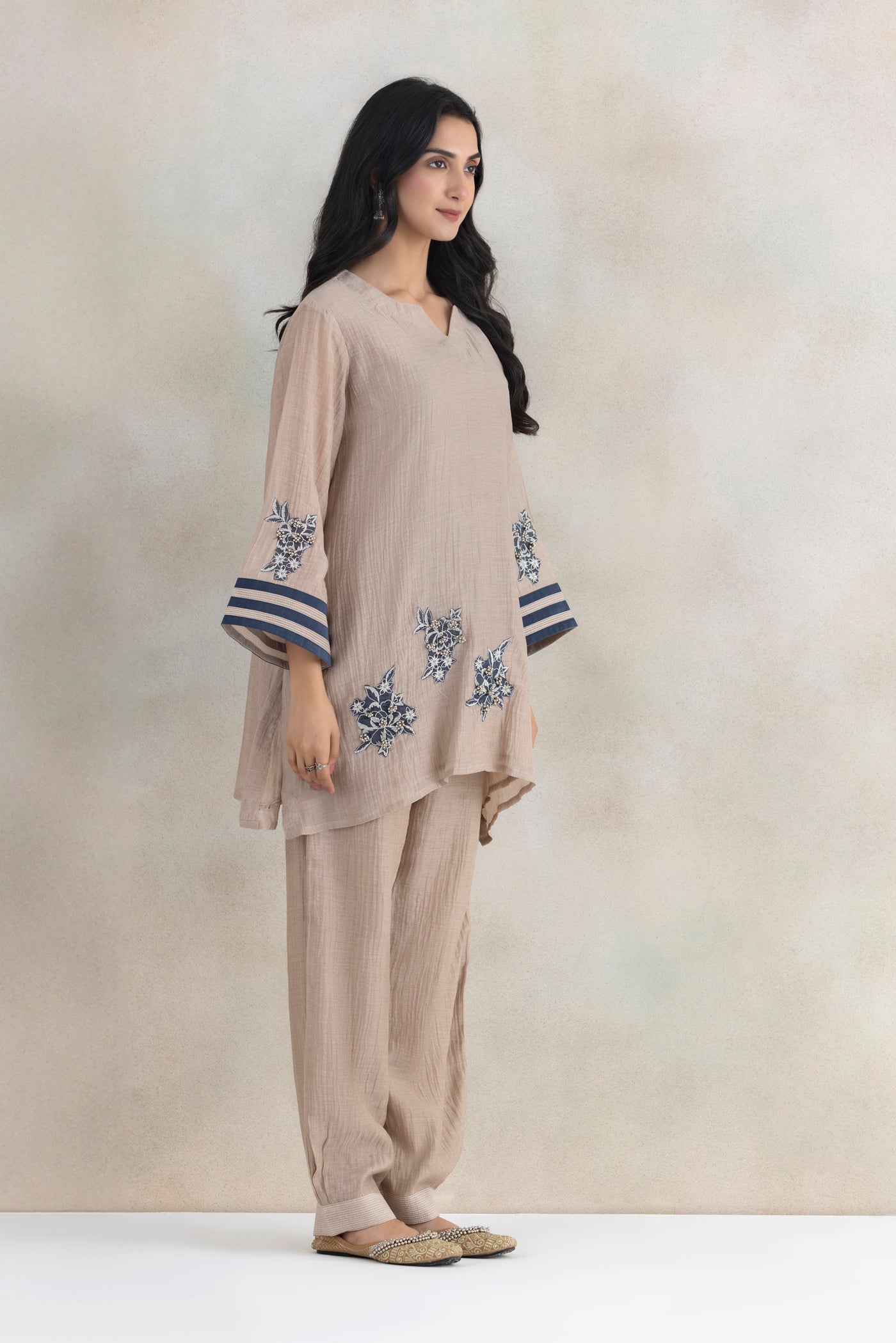 Ghungroo Grace Kurta Set