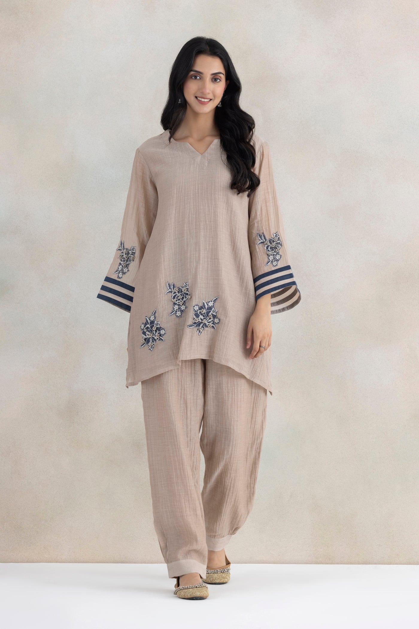Ghungroo Grace Kurta Set