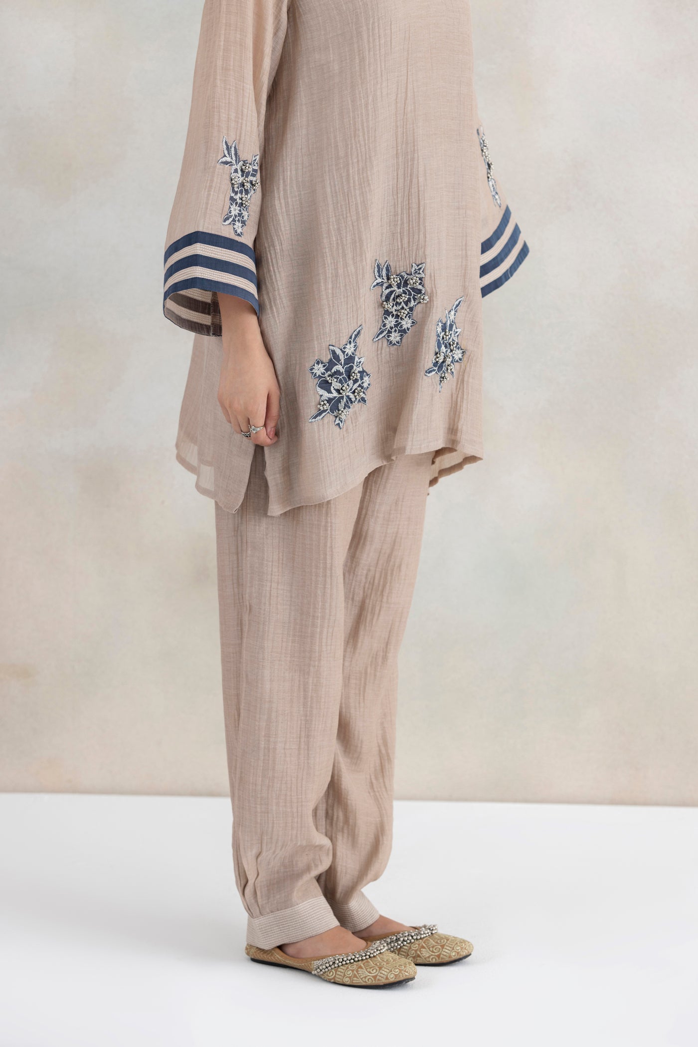 Ghungroo Grace Kurta Set