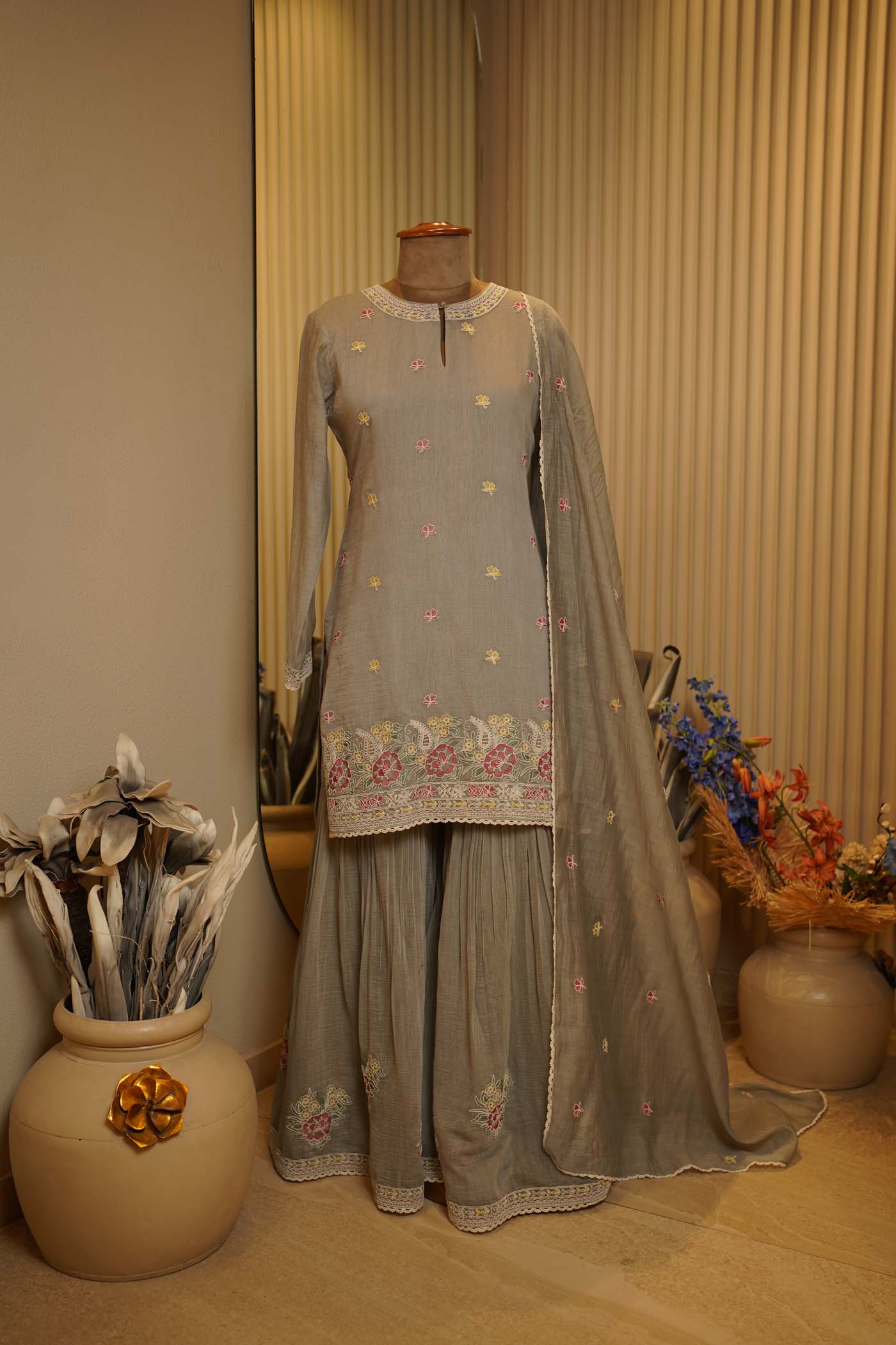 Aarvi Suit Set