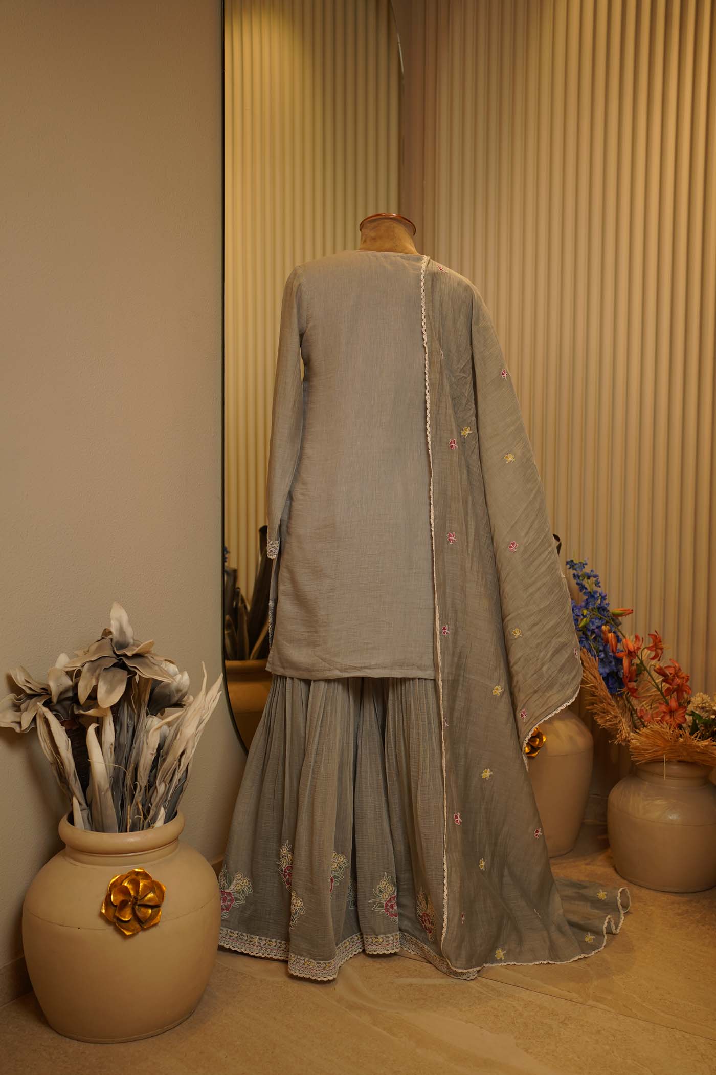 Aarvi Suit Set