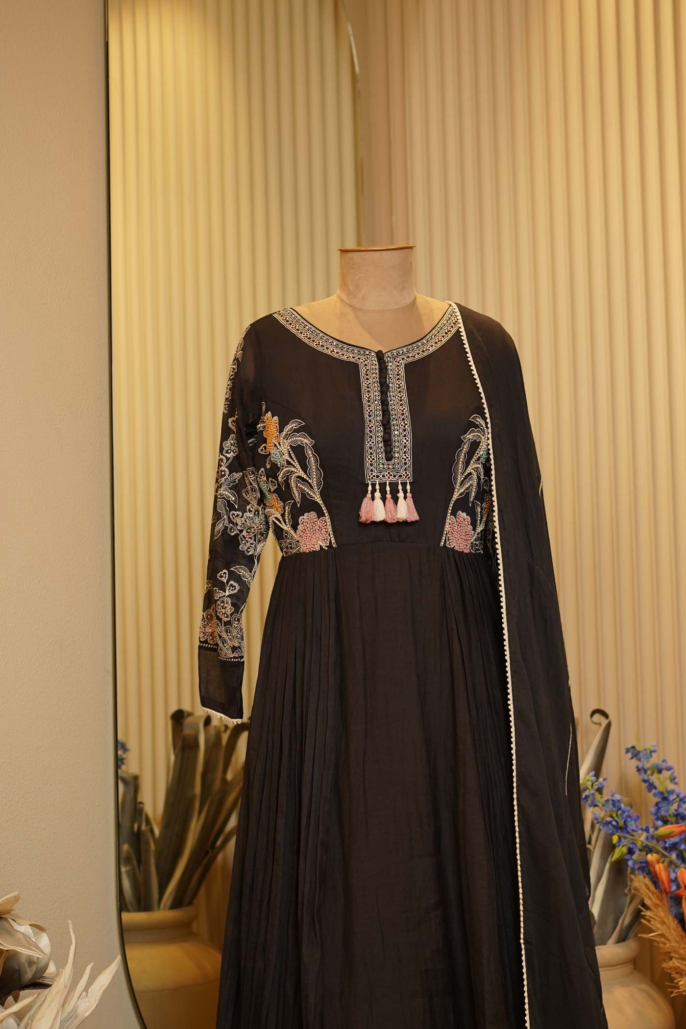 Zehra Anarkali