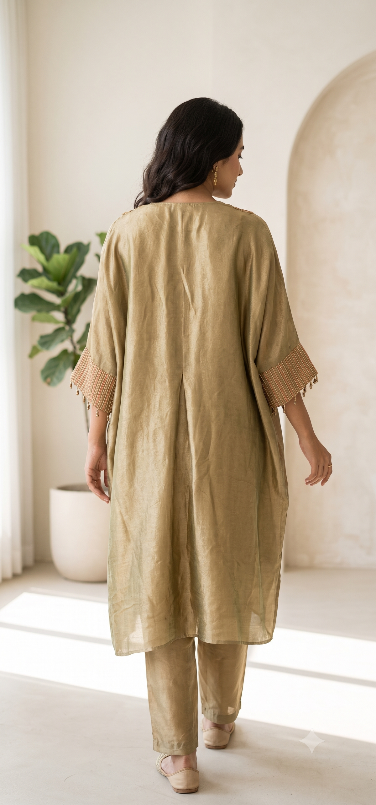 Nida Gold Cape Set