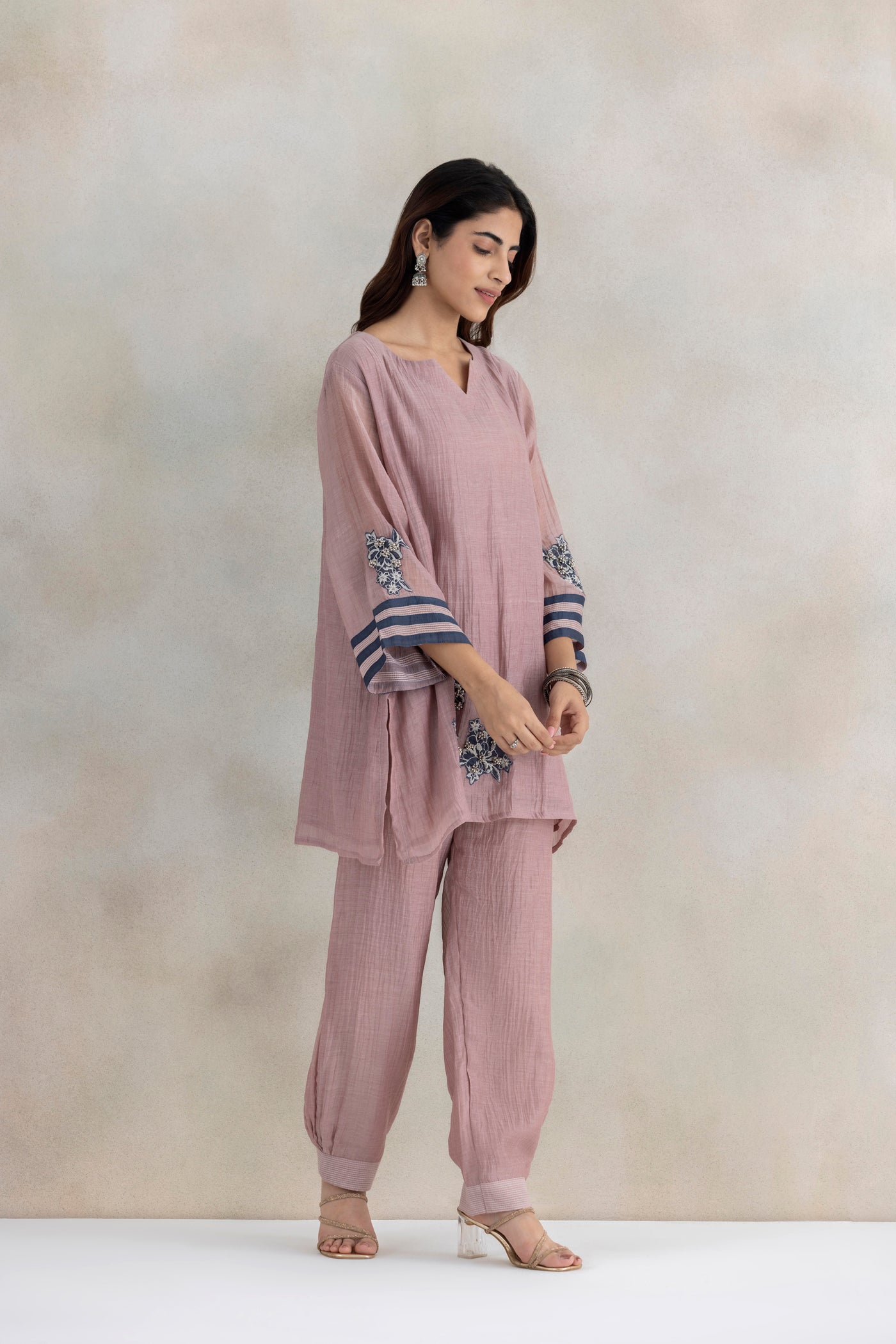 Ghungroo Grace Kurta Set