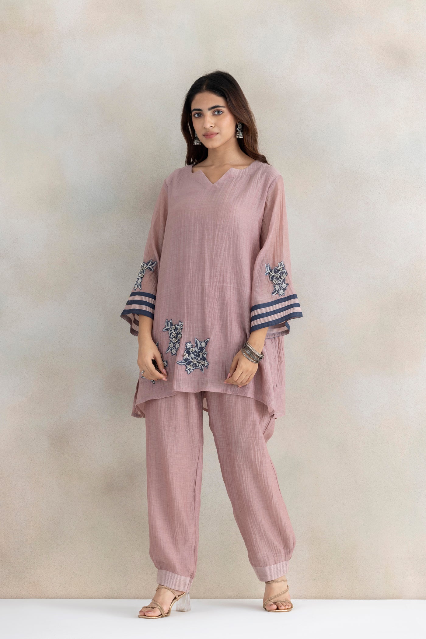 Ghungroo Grace Kurta Set