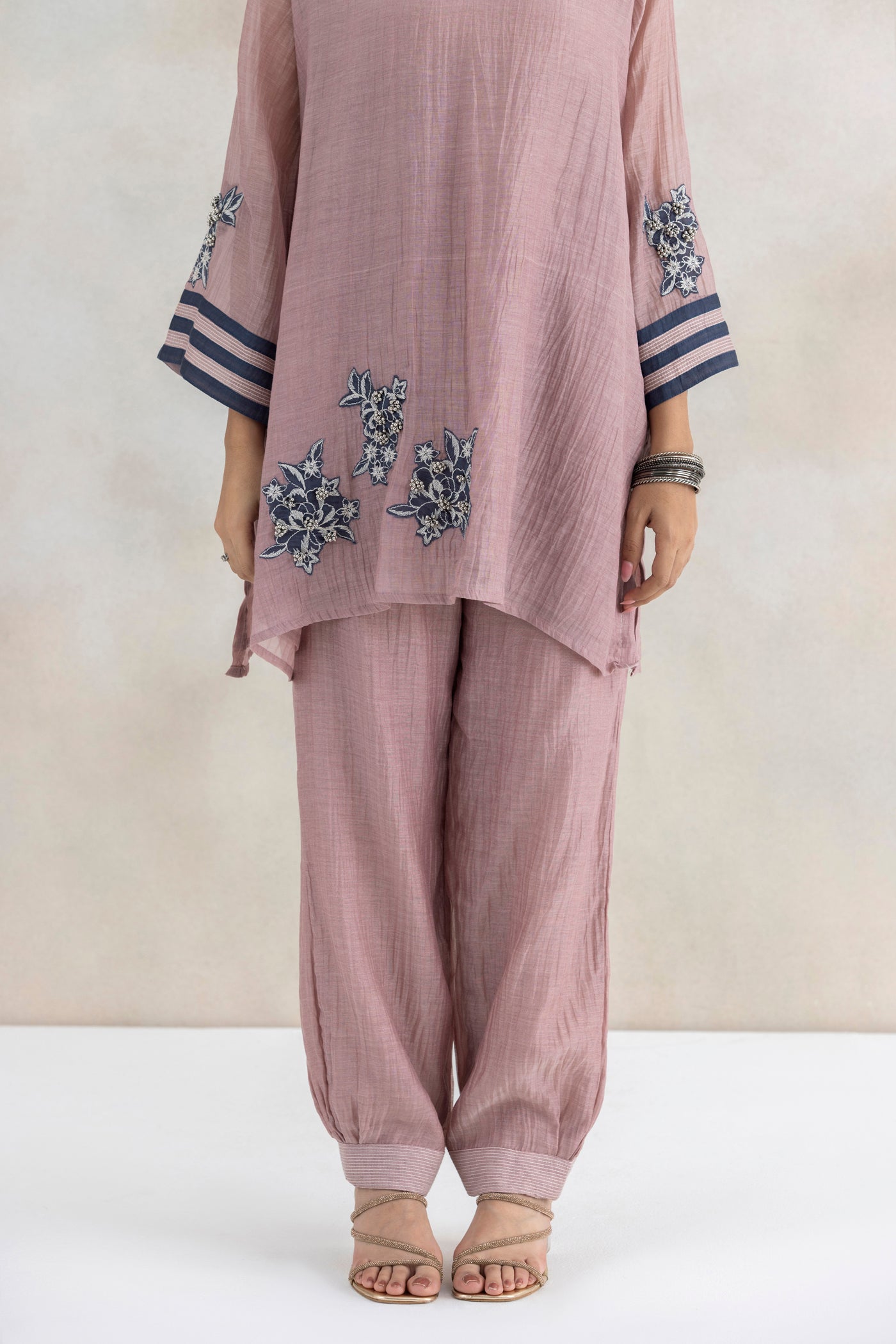 Ghungroo Grace Kurta Set