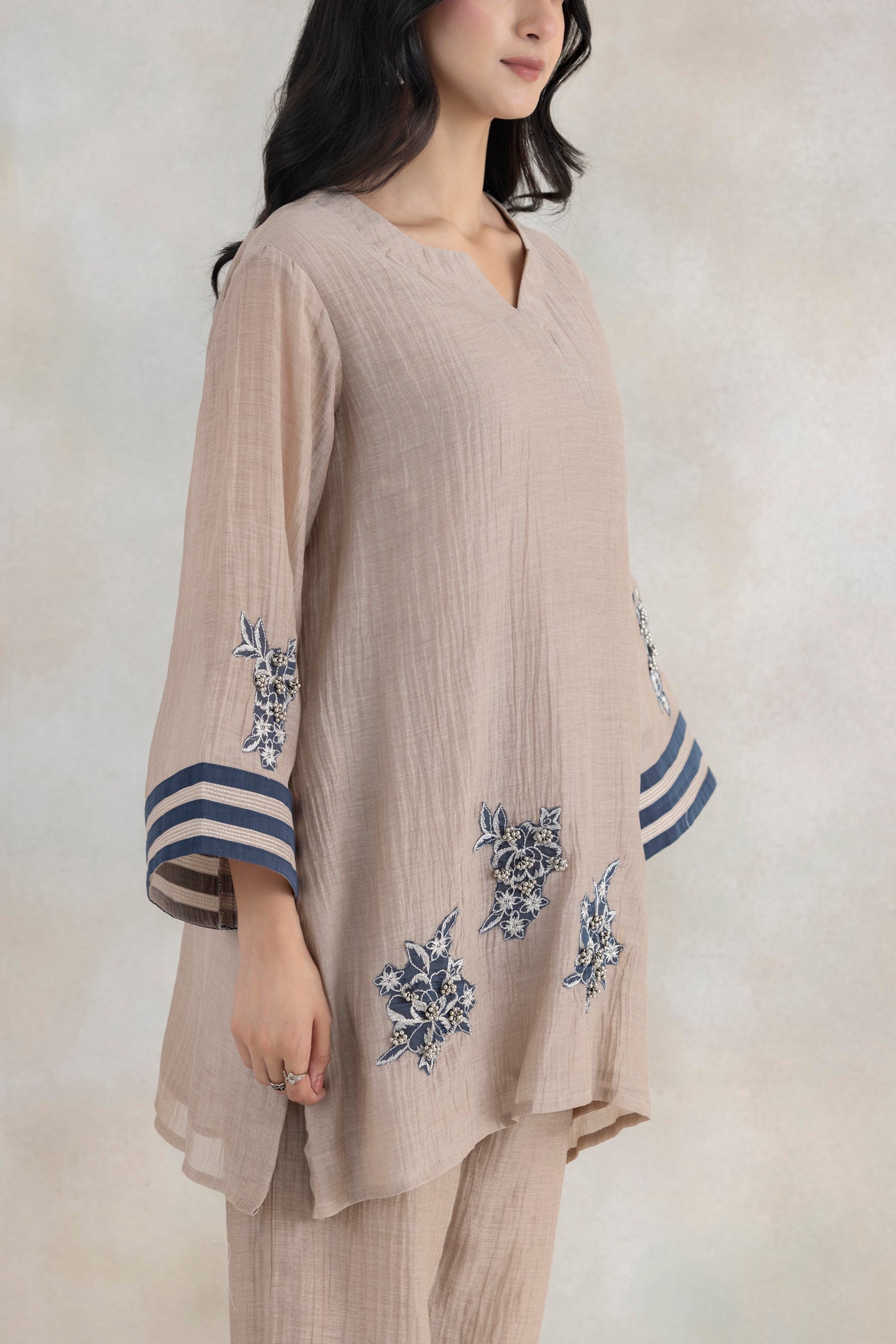 Ghungroo Grace Kurta Set