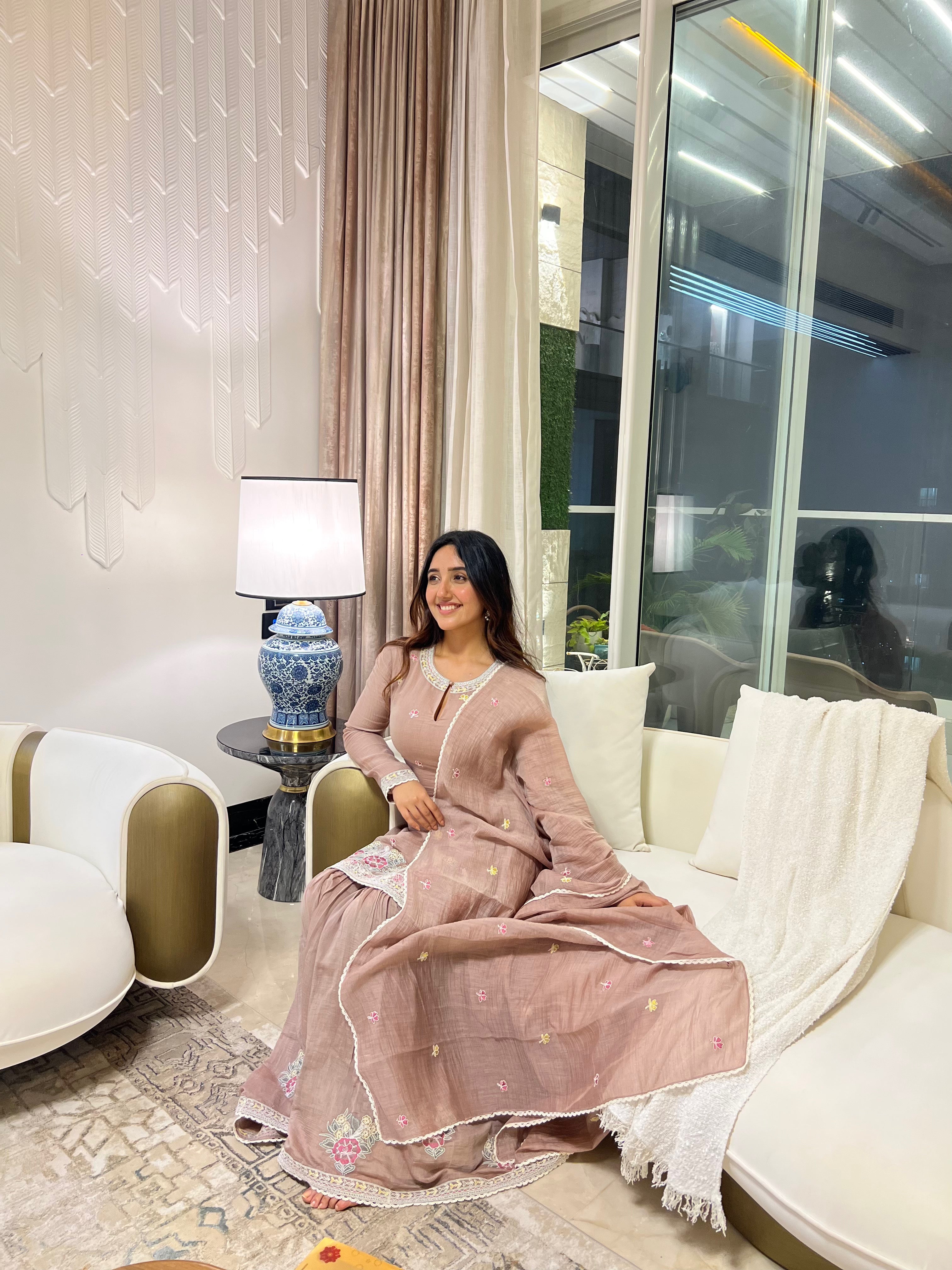 Aarvi Suit Set