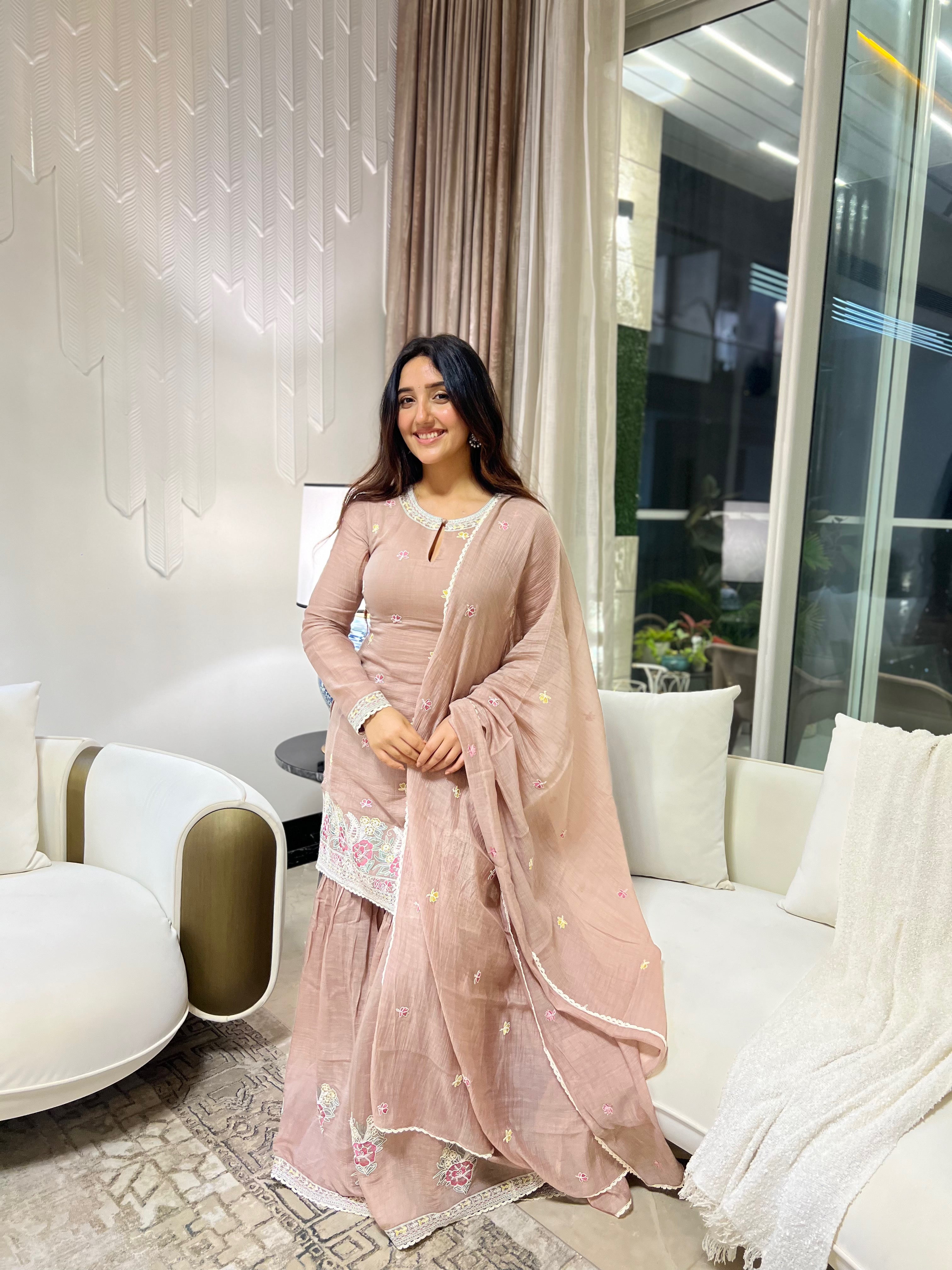 Aarvi Suit Set