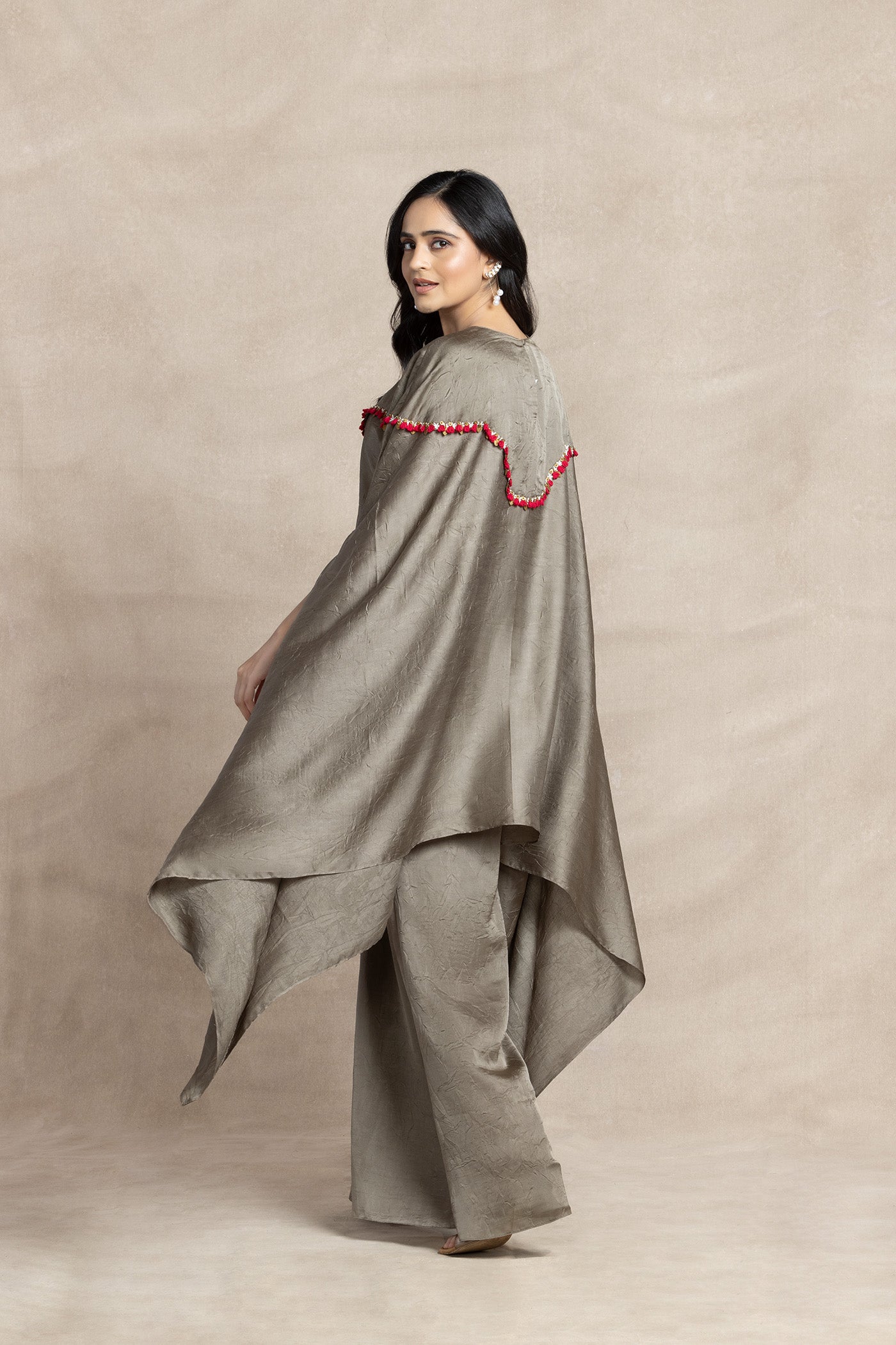 Taika Cape Set